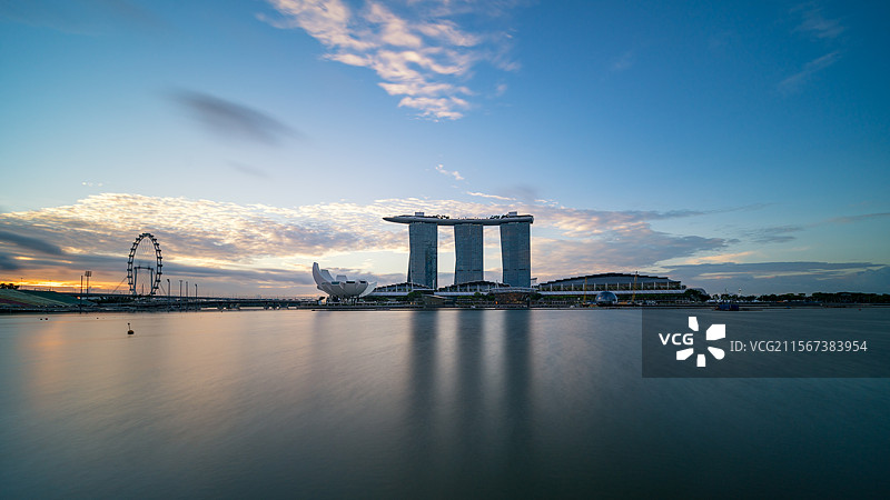 新加坡滨海湾金沙大酒店早餐日出图片素材