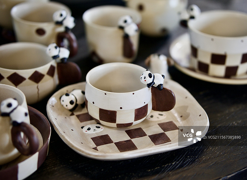 景德镇手作陶瓷咖啡杯图片素材