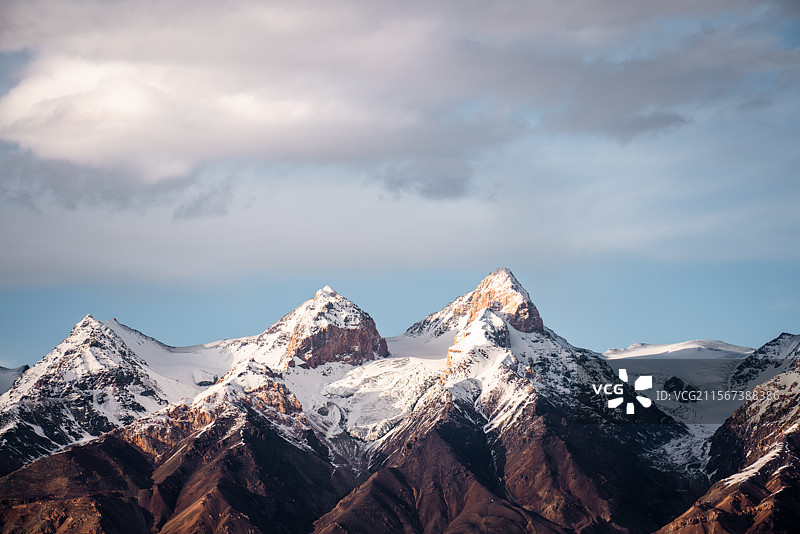 十八罗汉峰 尖锐的雪峰图片素材