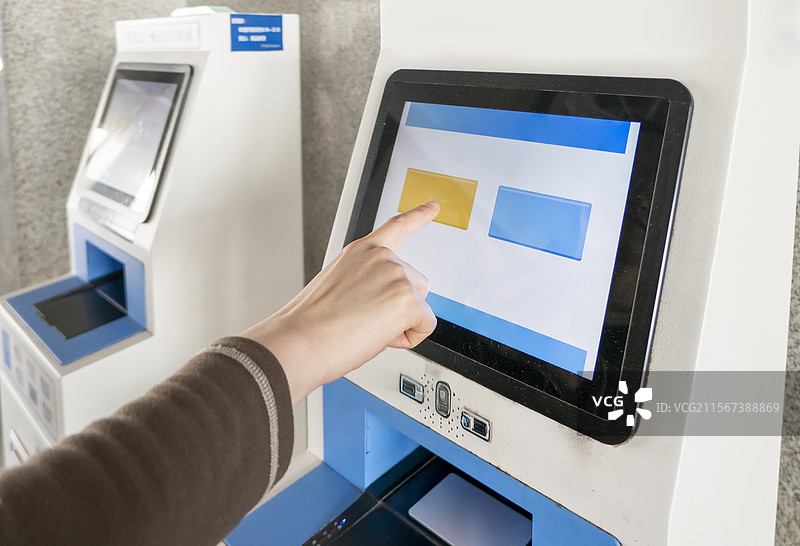 火车站自动取票机图片素材