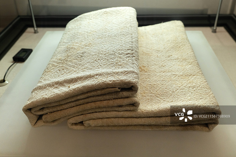 棉菱形花纹织绵（国家一级文物） 元朝 曹元用墓出土 山东省济宁市博物馆（文化中心新馆）图片素材