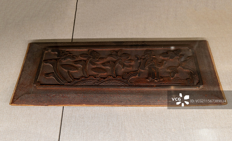 木雕花板《一品清廉》 山东省济宁市博物馆（文化中心新馆）“一品清廉·廉洁文化艺术展”图片素材