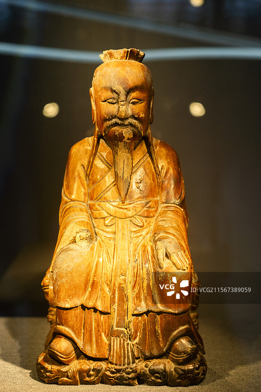 天台博物馆藏品：道教人物木坐像图片素材