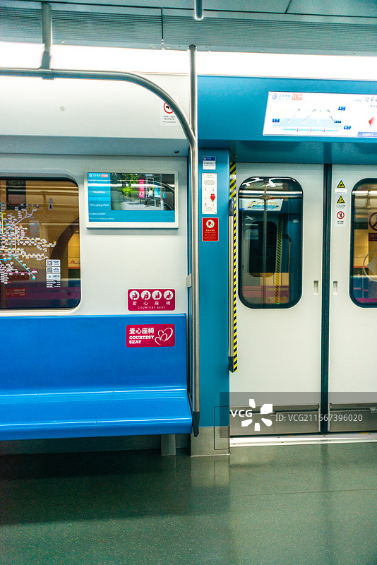 北京地铁11号线车厢图片素材