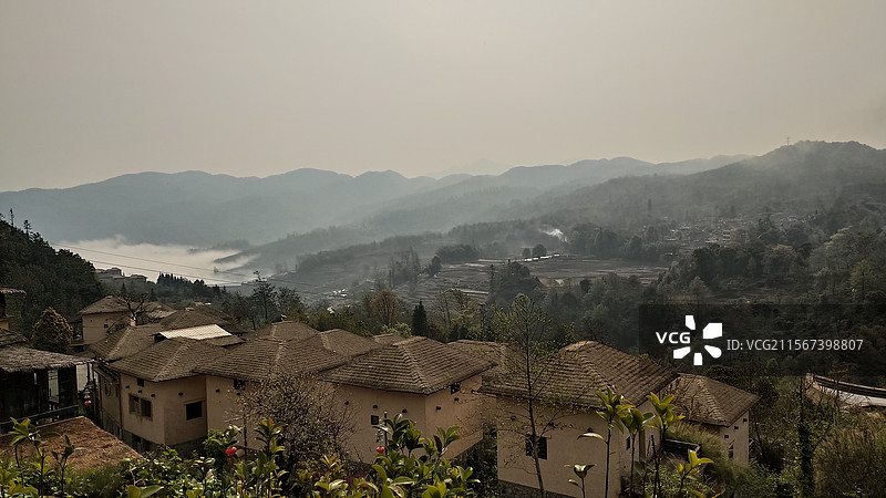 云南哈尼梯田蘑菇屋图片素材