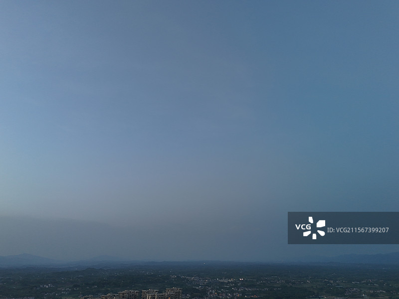 四川达州大竹县雨后的黄昏落日城市风光图片素材