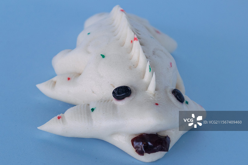 山西晋城农村过春节蒸的送给未成年儿童的面塑--花馍图片素材