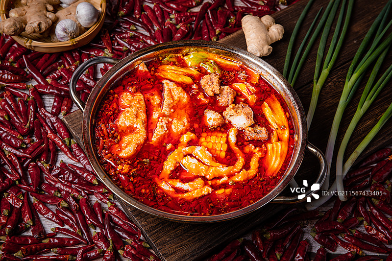 重庆火锅麻辣烫套餐汤锅图片素材