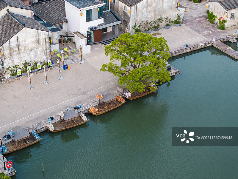 浙江宁波东钱湖建设村陶麓街区航拍图片素材