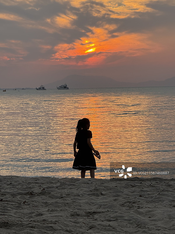 落日与女孩图片素材