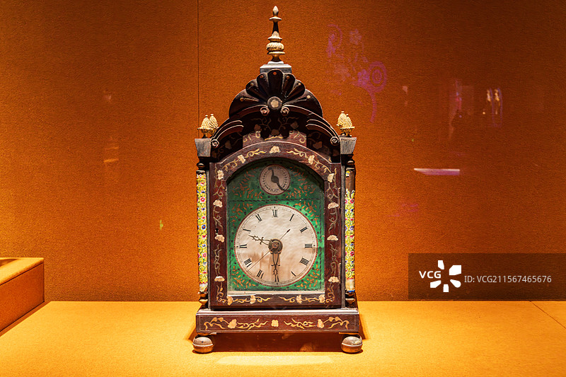 古董钟表展示图片素材