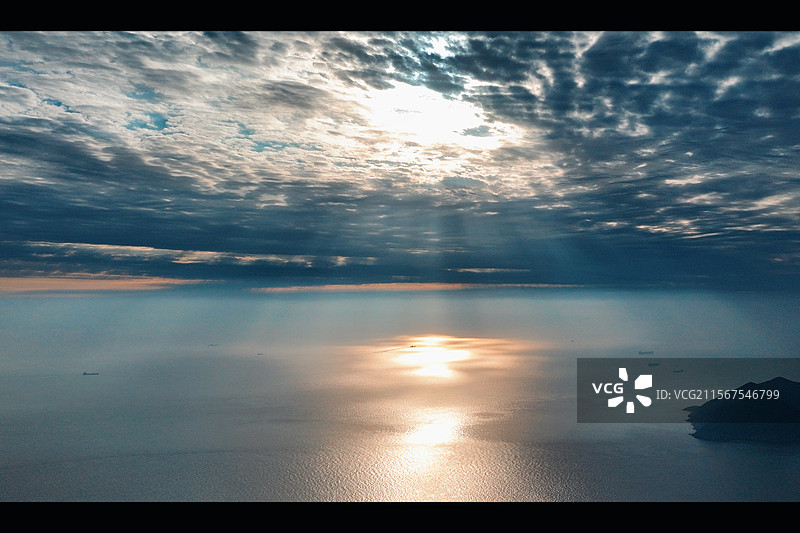 东海的丁达尔图片素材