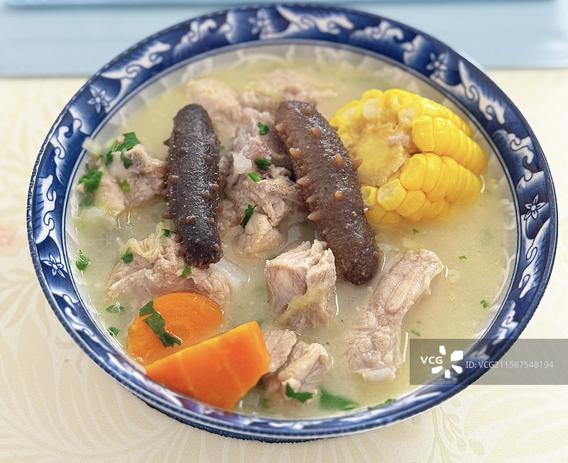 海参炖排骨汤图片素材