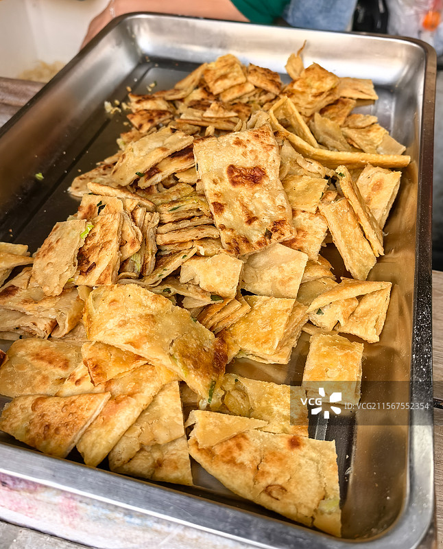 洛阳特色美食小吃主食油旋烤煎饼特写图片素材