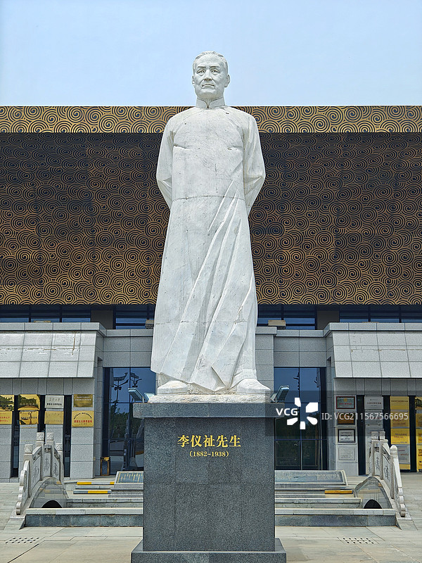 陕西水利博物馆汉白玉大理石李仪祉像，陕西省渭南市蒲城县人，水利学家、教育家。图片素材