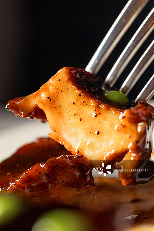 鲍鱼红烧肉鲍鱼红烧肉红烧鲍鱼五花肉本帮菜浓油赤酱猪肉肥肉图片素材