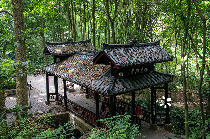 峨眉山伏虎寺布金林廊桥图片素材
