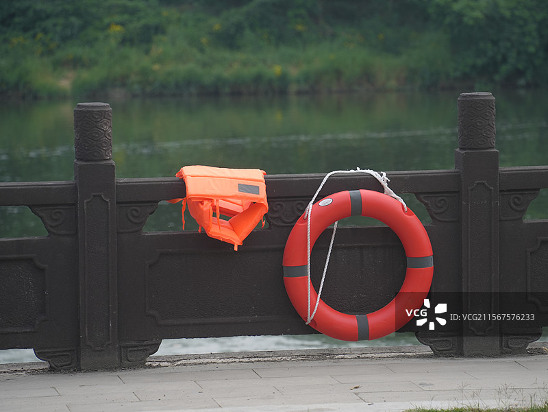 河边溺水救援设施设备图片素材