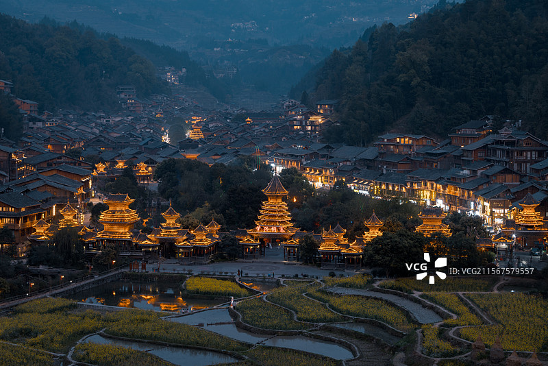 贵州省黔东南苗族侗族自治州黎平县肇兴侗寨夜景图片素材