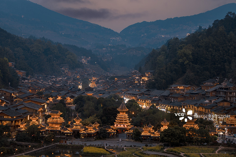 贵州省黔东南苗族侗族自治州黎平县肇兴侗寨夜景图片素材