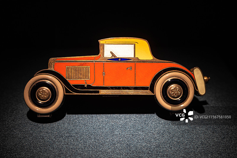 布加迪汽车形化妆盒-广东省博物馆特展图片素材