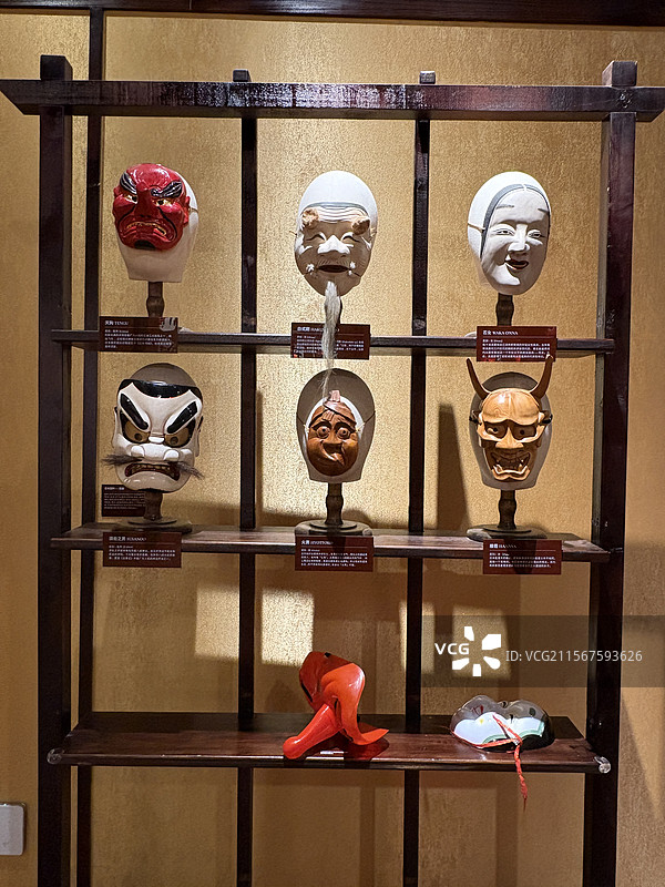 日本能剧的神秘面具：能面图片素材