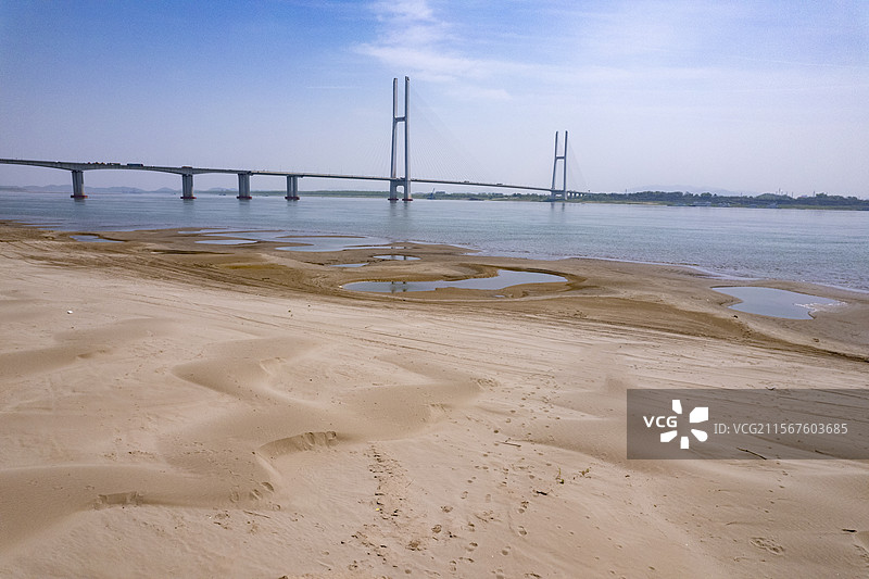 航拍长江和湖北许广高速荆岳大桥图片素材