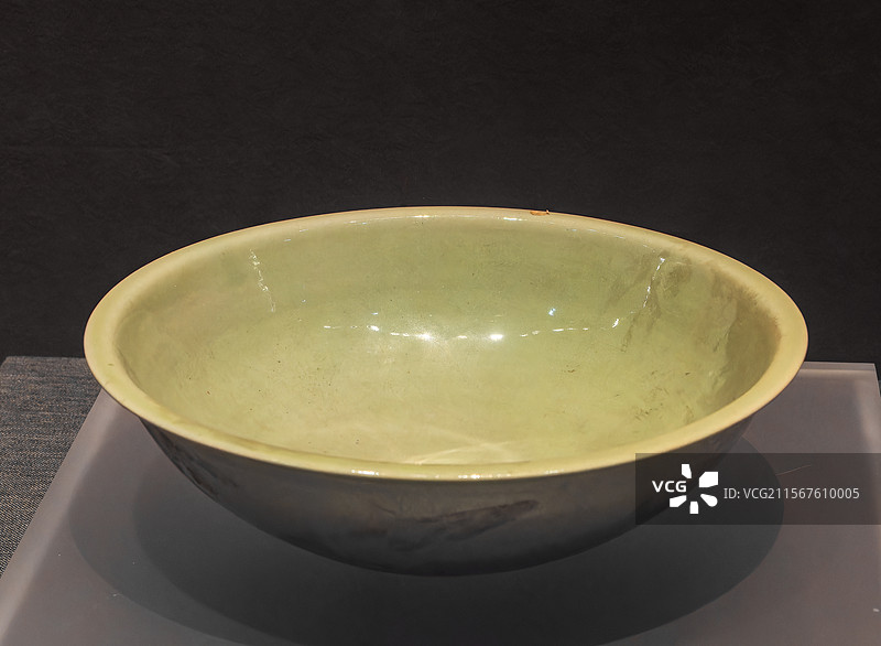 陕西历史博物馆藏唐朝文物秘色瓷碗图片素材