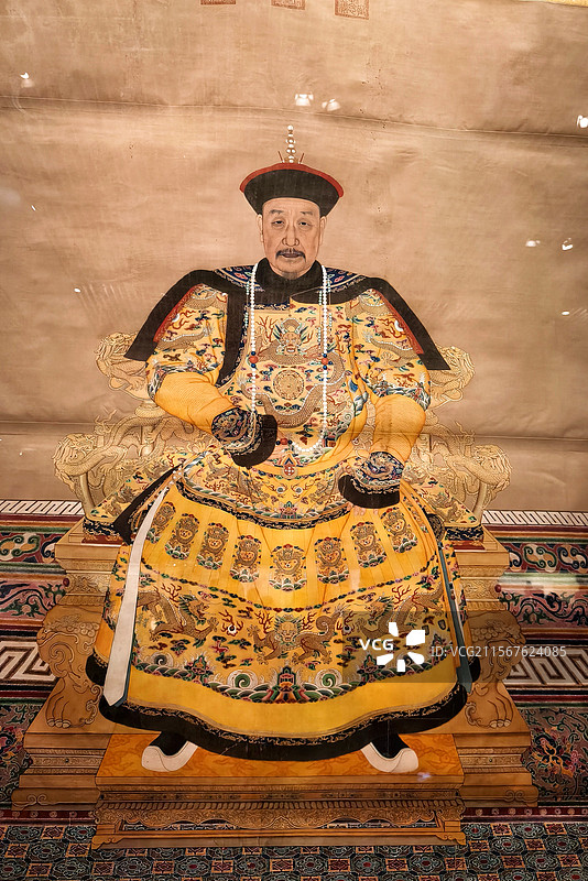 乾隆皇帝画像图片素材