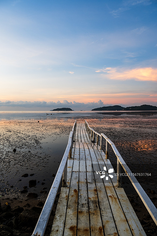 普吉岛海边公园日出图片素材