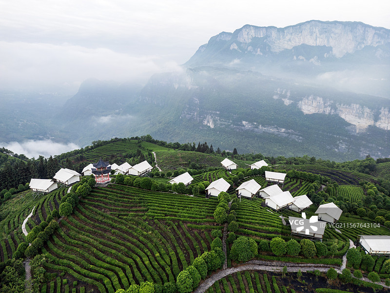 湖北恩施大峡谷清江绝壁茶园露营基地图片素材