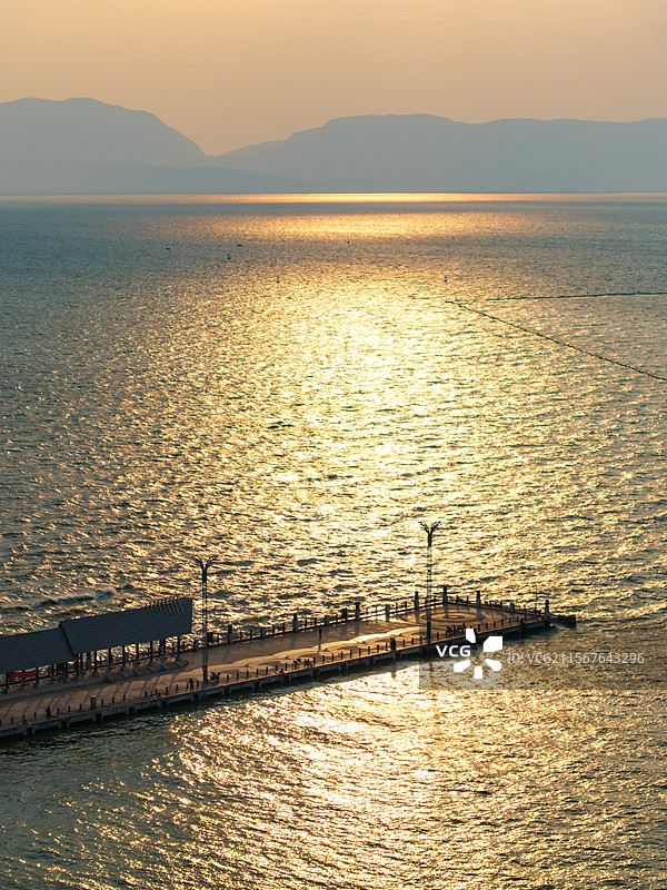 昆明滇池旁的码头图片素材