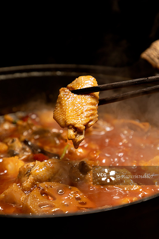 芋儿鸡肥肠鸡鸡肉江湖菜肥肠大肠芋头火锅火锅鸡鸡肉煲土鸡煲肥肠鸡鸡翅鸡腿马蹄红枣药材鸡汤药材鸡汤图片素材