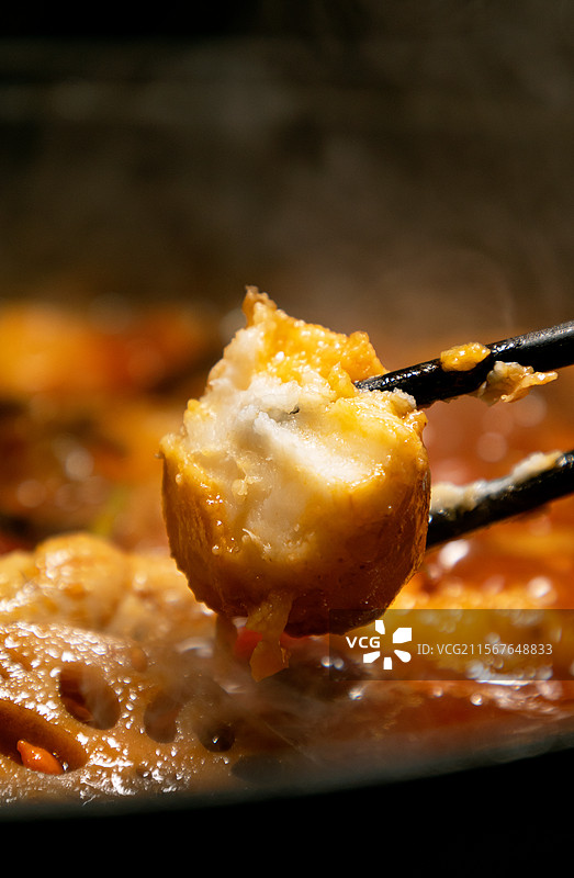 芋儿鸡肥肠鸡鸡肉江湖菜肥肠大肠芋头火锅火锅鸡鸡肉煲土鸡煲肥肠鸡鸡翅鸡腿马蹄红枣药材鸡汤药材鸡汤图片素材