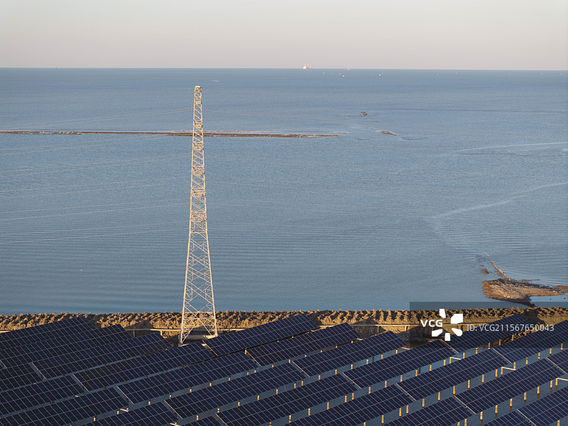 航拍山东东营海边光伏发电厂能源电力图片素材