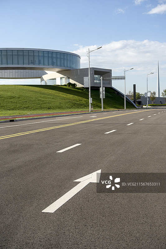 天津滨海科技园区道路交通未来建筑汽车背景图图片素材