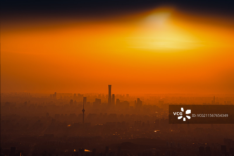 夕阳下的北京都市剪影图片素材