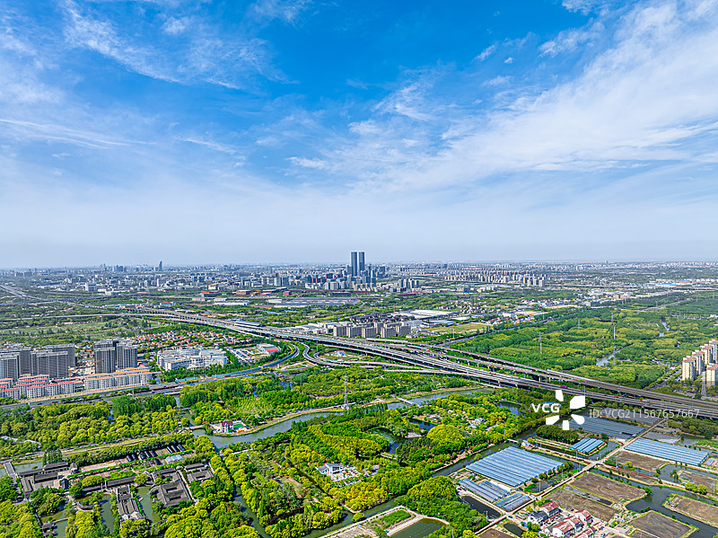 沿北公园 S20外环高架路罗山路立交桥 张江科学之门 康桥镇 航拍上海浦东城市发展纪实图片素材