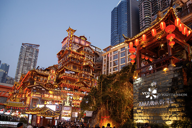 重庆洪崖洞民俗风貌区夜景图片素材