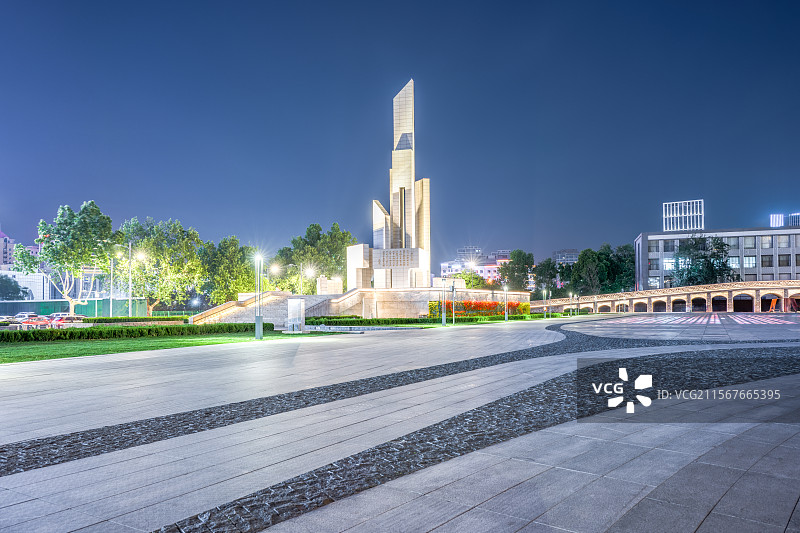 河北石家庄 解放广场 正太广场 纪念碑和大石桥 城市夜景图片素材