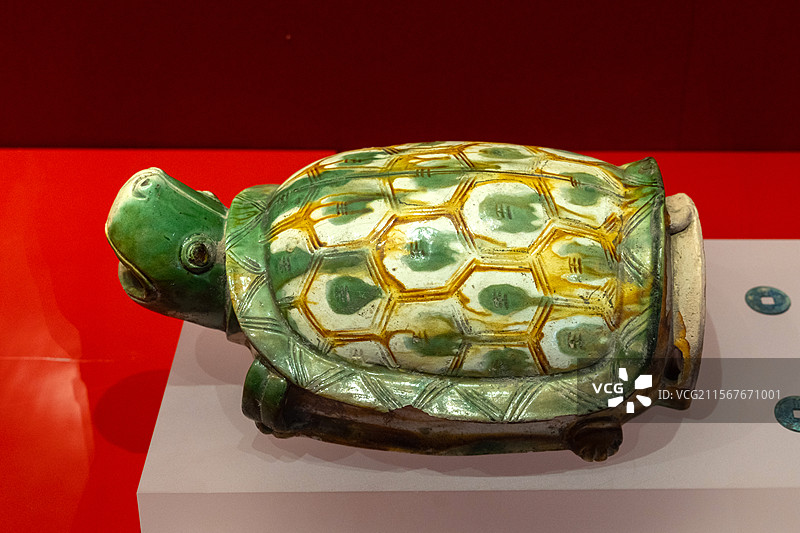 三彩龟形陶背壶 辽代时期 山东省济宁市博物馆（文化中心新馆）图片素材
