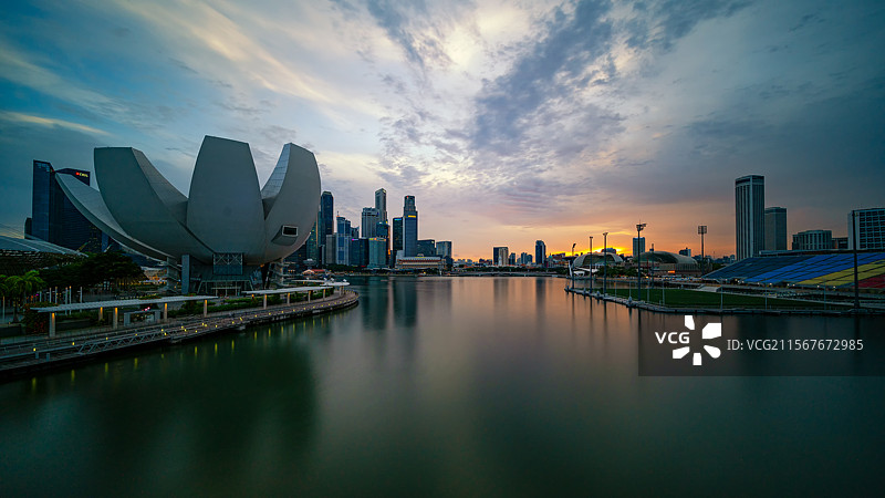新加坡艺术科学博物馆晚霞图片素材