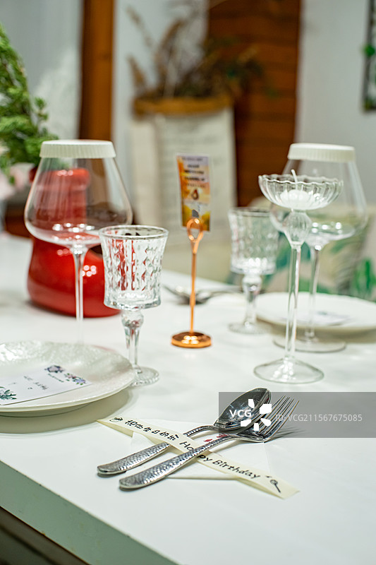 中国现代化私房菜西式西方餐厅拍摄主题，餐馆饭店饭馆酒店烛光晚餐和装饰品，室内无人图像摄影图片素材