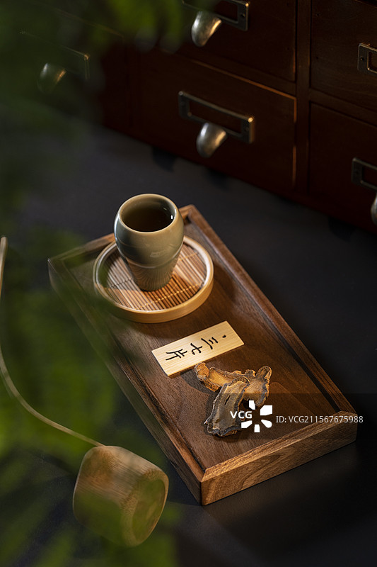 中药保健药酒：三七泡酒图片素材