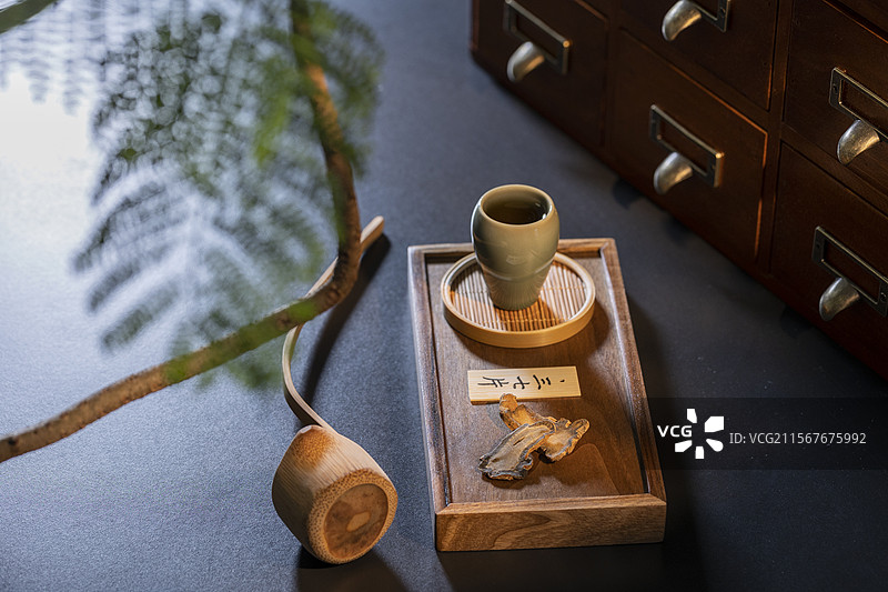 中药保健药酒：三七泡酒图片素材