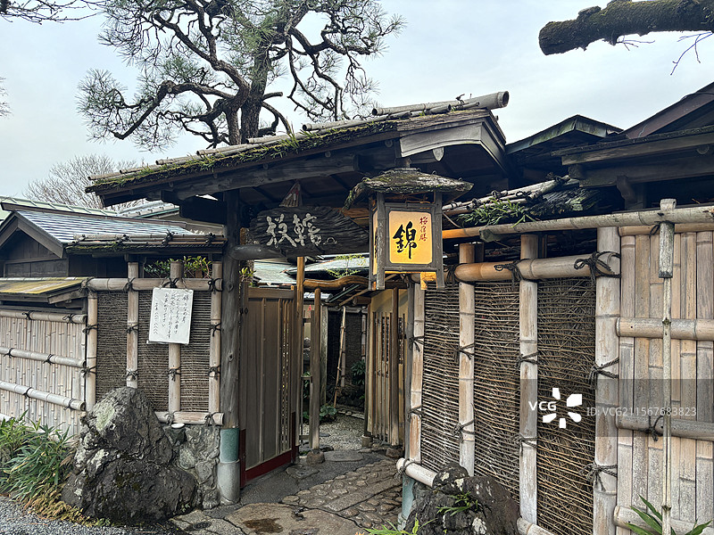 日本京都天龙寺秋景寺庙枫叶图片素材