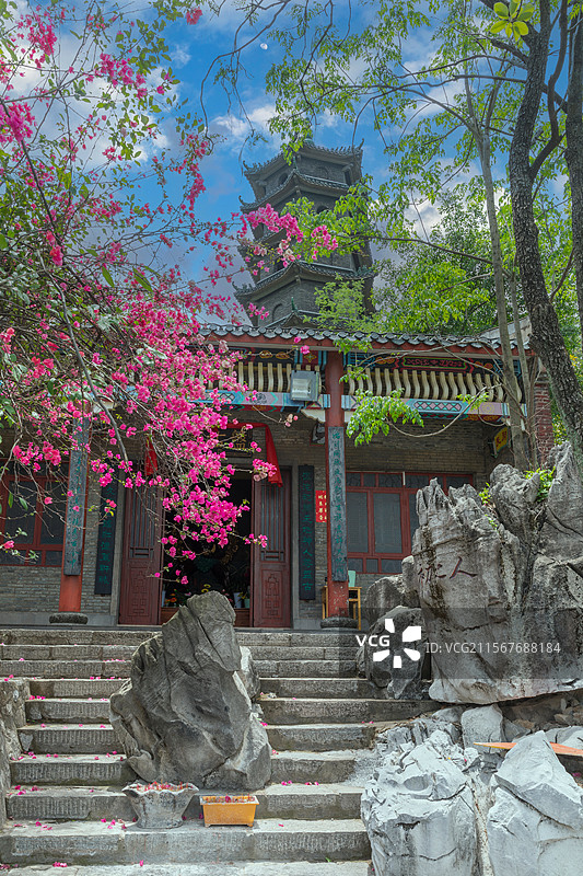 柳州蟠龙山公园盘古庙蟠龙塔图片素材