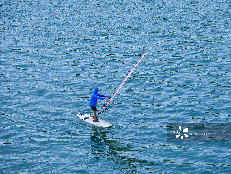 南宁邕江~玩帆船的人图片素材