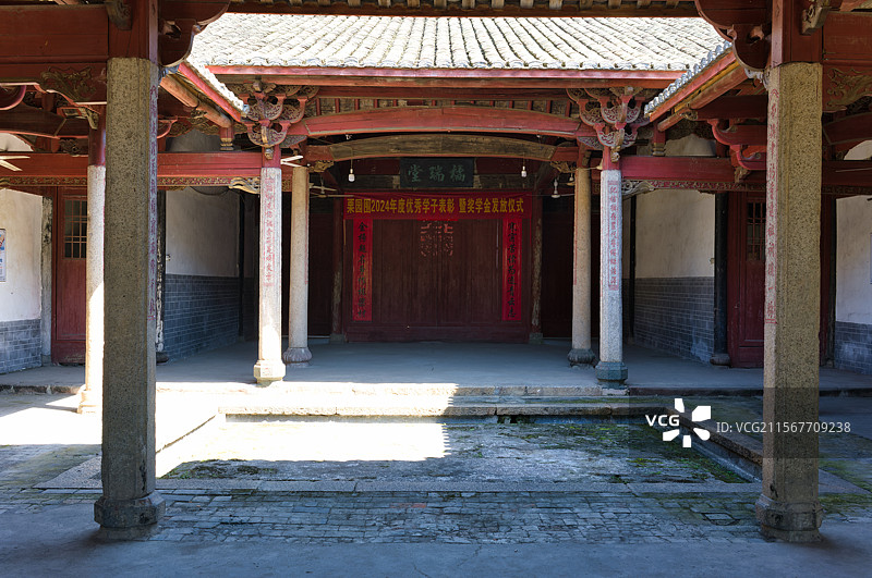 江西赣州龙南栗园围古建筑内景图片素材