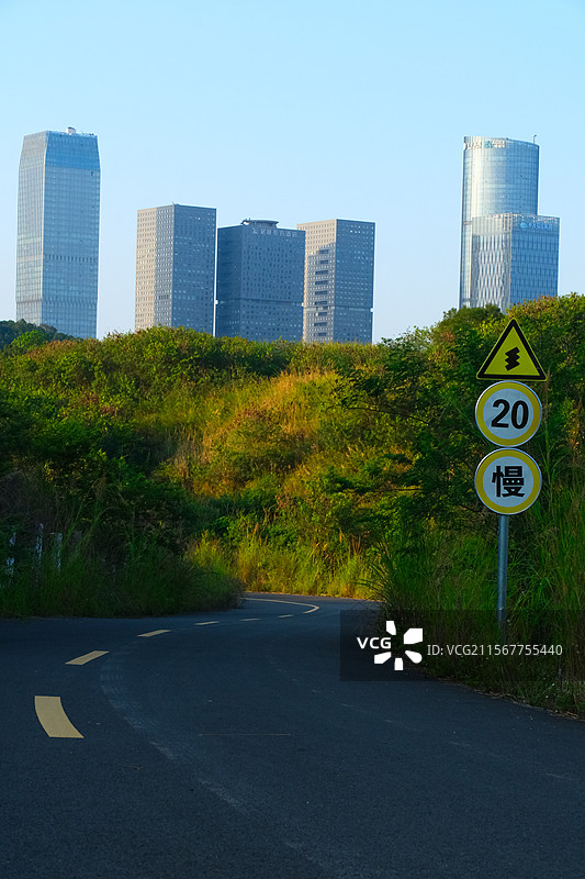 空旷的道路图片素材